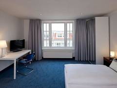 Zimmerbild 8