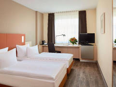 Zimmerbild 24