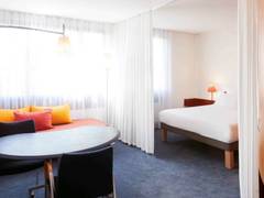 Zimmerbild 8