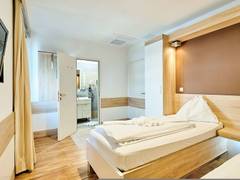 Zimmerbild 23