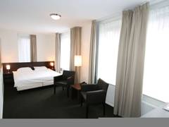 Zimmerbild 11