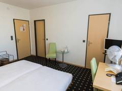 Zimmerbild 11