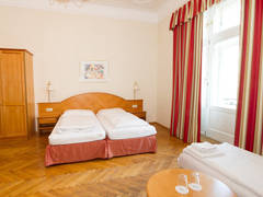 Zimmerbild 13