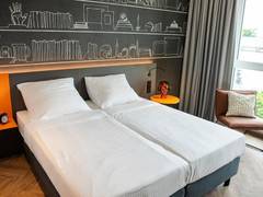 Zimmerbild 12