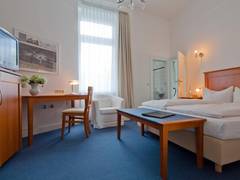 Zimmerbild 4