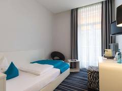 Zimmerbild 8
