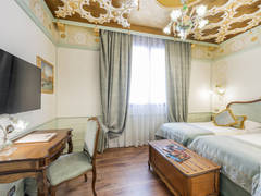 Zimmerbild 13