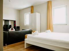 Zimmerbild 8