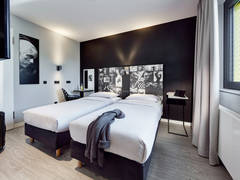 Zimmerbild 4