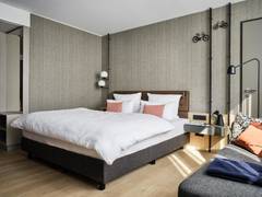 Zimmerbild 9