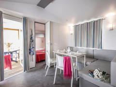 Zimmerbild 73