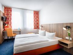 Zimmerbild 84