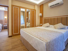 Zimmerbild 8