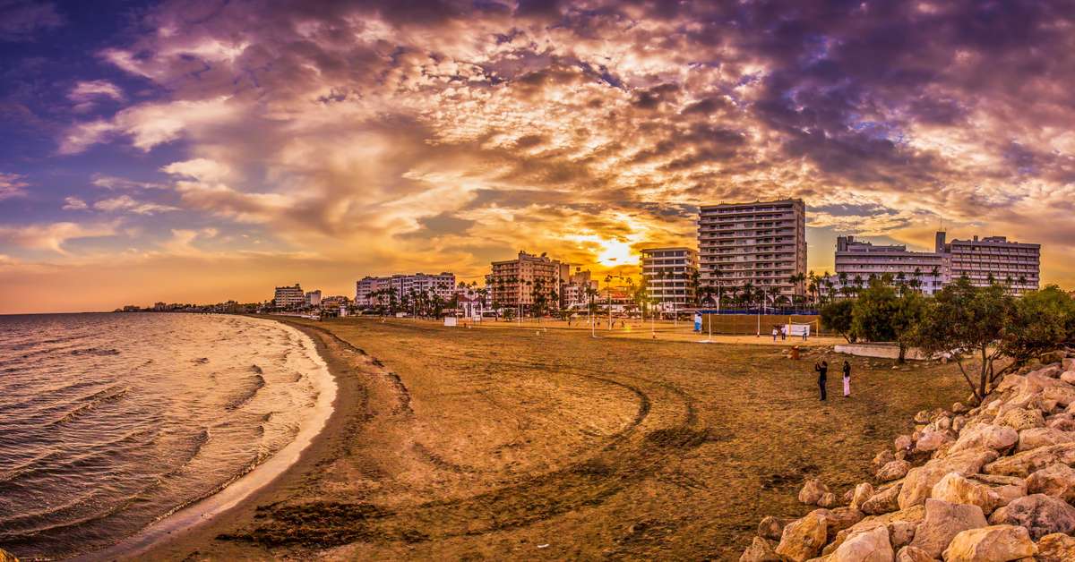 Cardiff - Larnaca