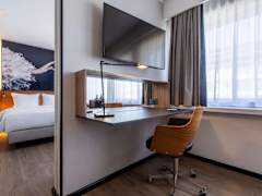 Zimmerbild 8