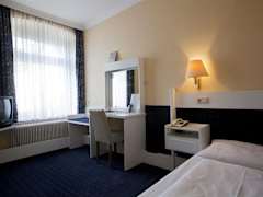 Zimmerbild 9