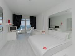 Zimmerbild 8