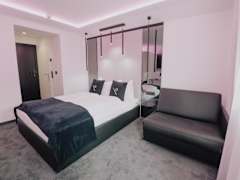 Zimmerbild 8