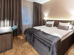Zimmerbild 6