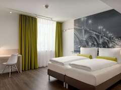 Zimmerbild 11