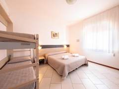 Zimmerbild 10