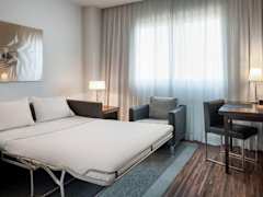 Zimmerbild 8
