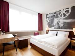 Zimmerbild 15