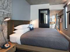Zimmerbild 11
