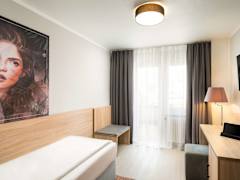 Zimmerbild 6