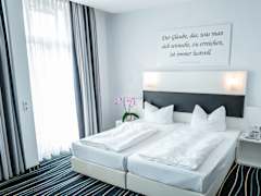 Zimmerbild 24