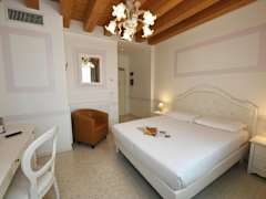 Zimmerbild 8