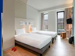 Zimmerbild 4