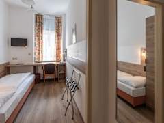 Zimmerbild 7