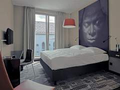 Zimmerbild 7