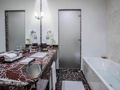 Zimmerbild 8