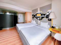Zimmerbild 12