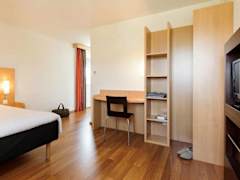 Zimmerbild 44