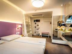 Zimmerbild 44