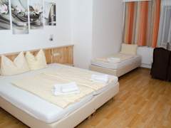Zimmerbild 8