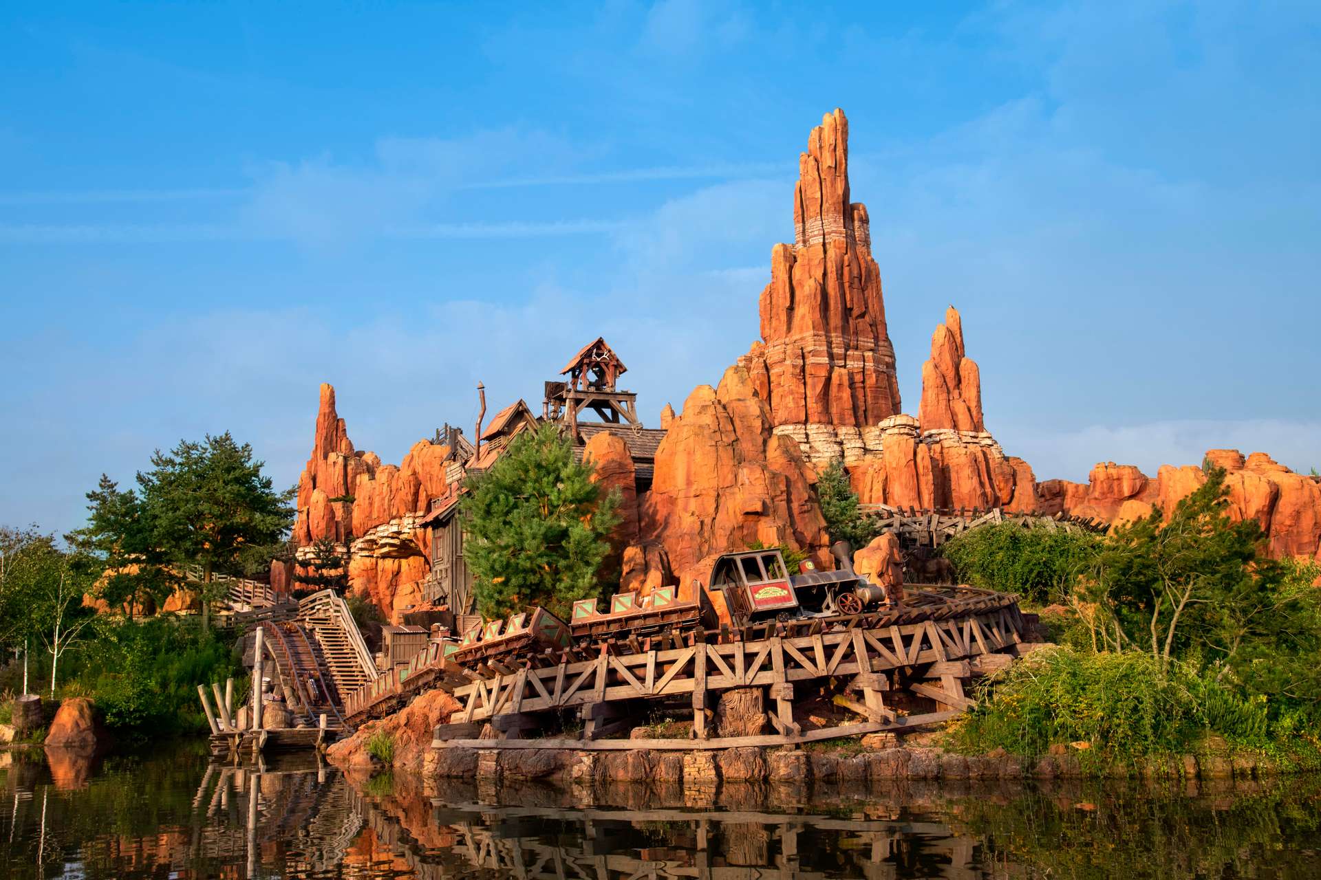 Disneyland Paris Holidays 2026 | Cheap Holiday Deals | lastminute.com